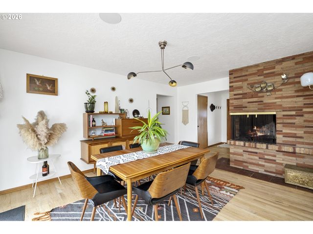 11710 Ne FARGO Ct, Portland, OR 97220