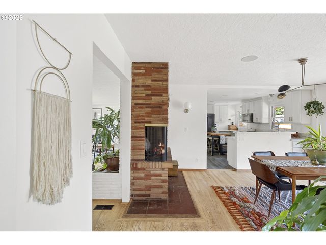 11710 Ne FARGO Ct, Portland, OR 97220