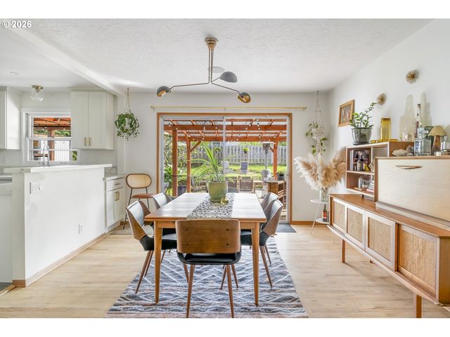 11710 Ne FARGO Ct, Portland, OR 97220