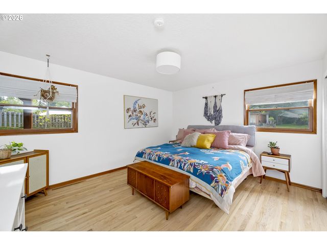 11710 Ne FARGO Ct, Portland, OR 97220