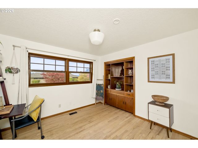 11710 Ne FARGO Ct, Portland, OR 97220