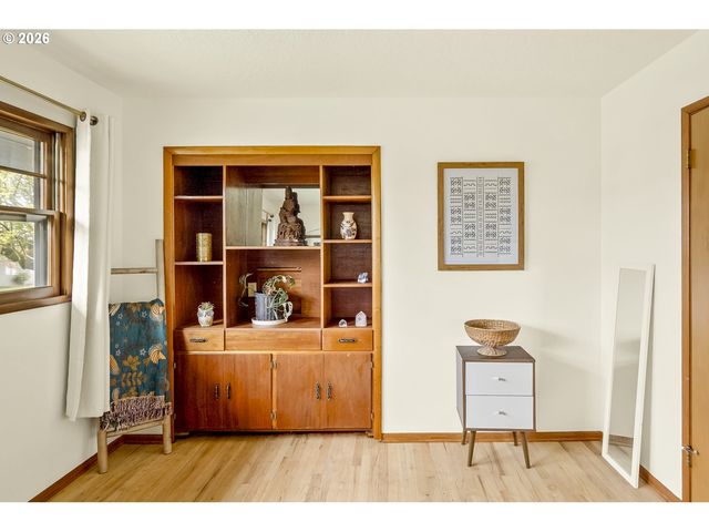 11710 Ne FARGO Ct, Portland, OR 97220