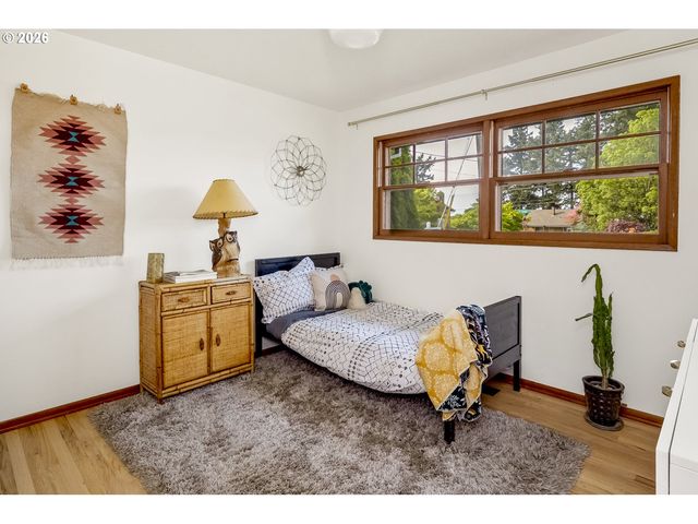 11710 Ne FARGO Ct, Portland, OR 97220