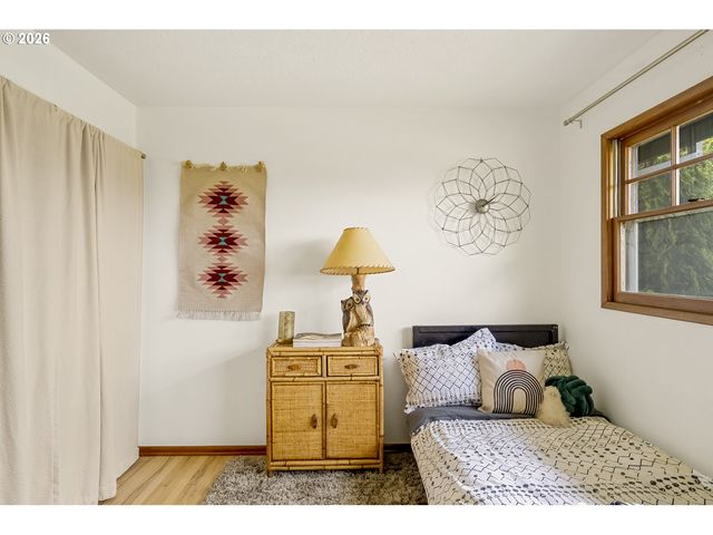 11710 Ne FARGO Ct, Portland, OR 97220