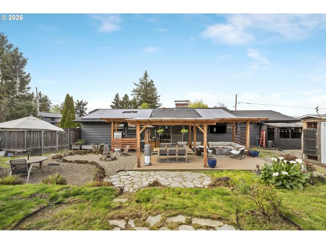 11710 Ne FARGO Ct, Portland, OR 97220