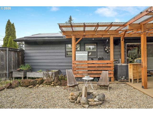 11710 Ne FARGO Ct, Portland, OR 97220