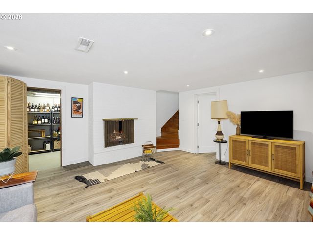 11710 Ne FARGO Ct, Portland, OR 97220