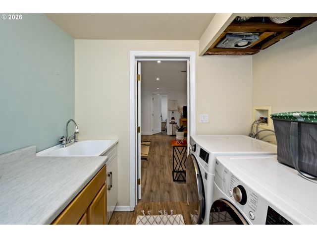 11710 Ne FARGO Ct, Portland, OR 97220