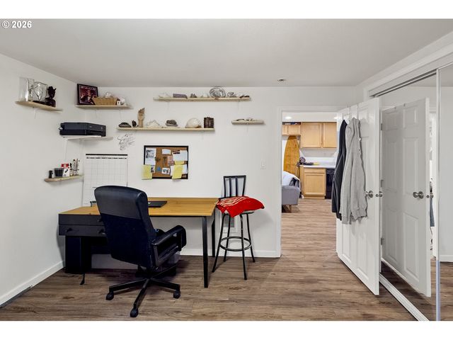 11710 Ne FARGO Ct, Portland, OR 97220