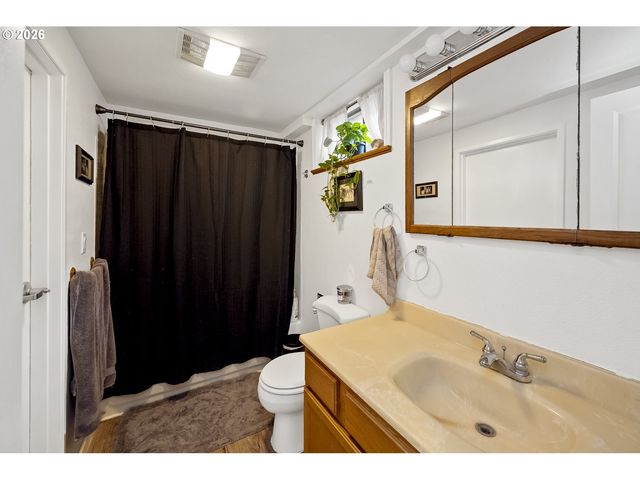 11710 Ne FARGO Ct, Portland, OR 97220