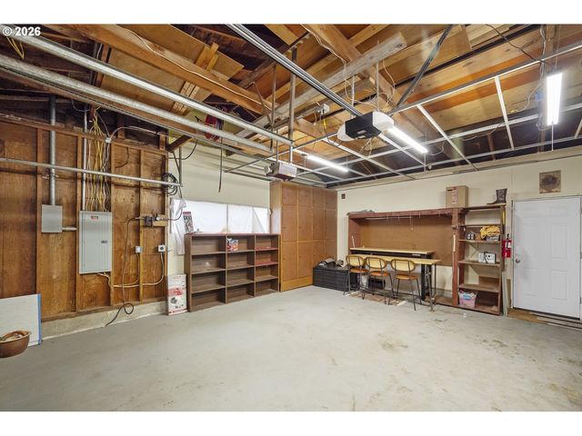 11710 Ne FARGO Ct, Portland, OR 97220