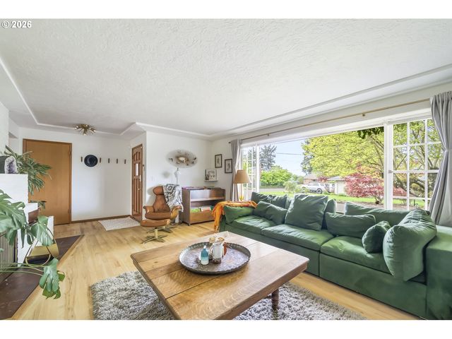 11710 Ne FARGO Ct, Portland, OR 97220