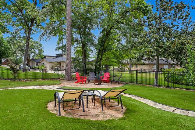15211 Jamaica Drive, Willis, TX 77318