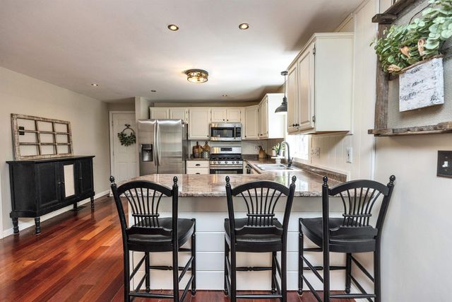 22 Sarah Drive, Merrimack, NH 03054