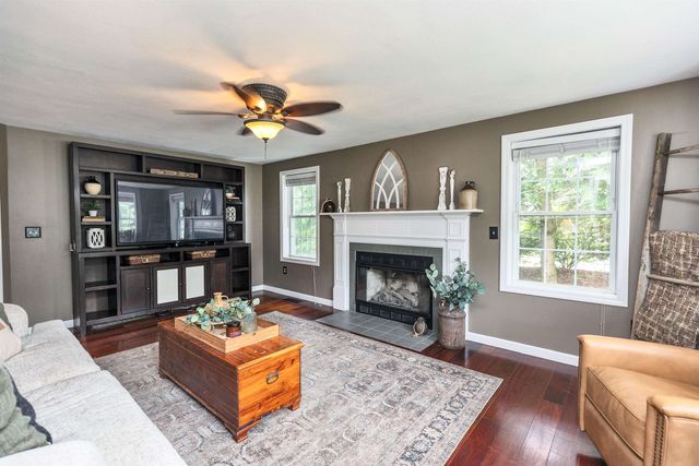 22 Sarah Drive, Merrimack, NH 03054