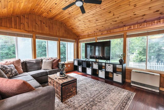 22 Sarah Drive, Merrimack, NH 03054