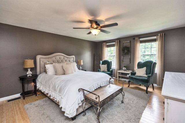22 Sarah Drive, Merrimack, NH 03054