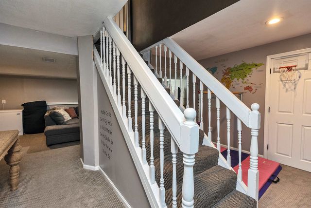 22 Sarah Drive, Merrimack, NH 03054