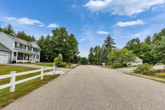 22 Sarah Drive, Merrimack, NH 03054