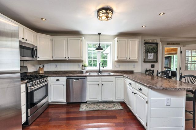22 Sarah Drive, Merrimack, NH 03054