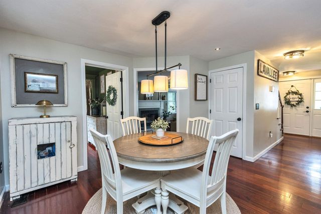 22 Sarah Drive, Merrimack, NH 03054