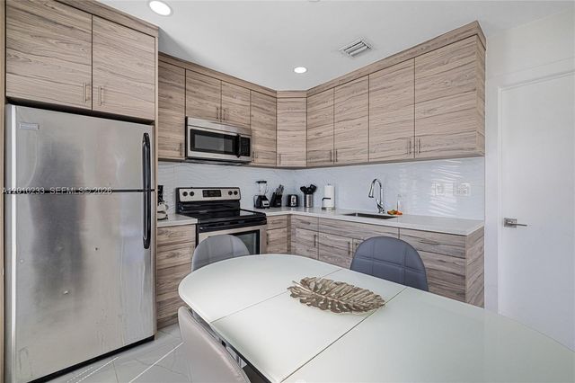 301 NW 34th Street, Miami, FL 33127