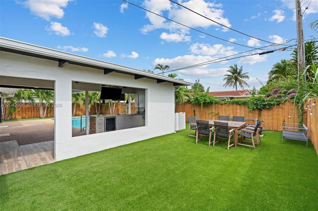 1250 NE 23rd Place, Pompano Beach, FL 33064