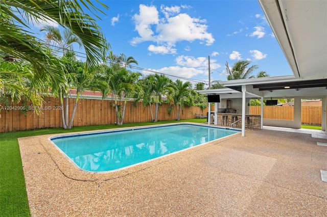 1250 NE 23rd Place, Pompano Beach, FL 33064