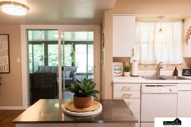 2820 S 33rd Street, Lincoln, NE 68506