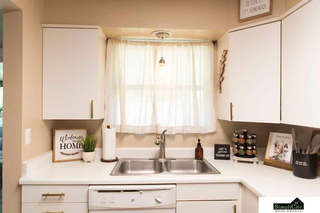 2820 S 33rd Street, Lincoln, NE 68506