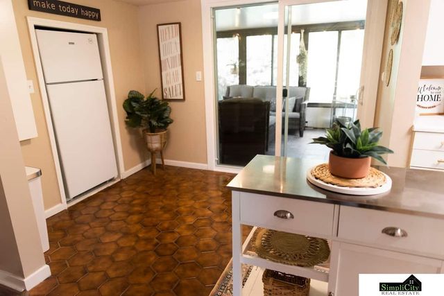 2820 S 33rd Street, Lincoln, NE 68506