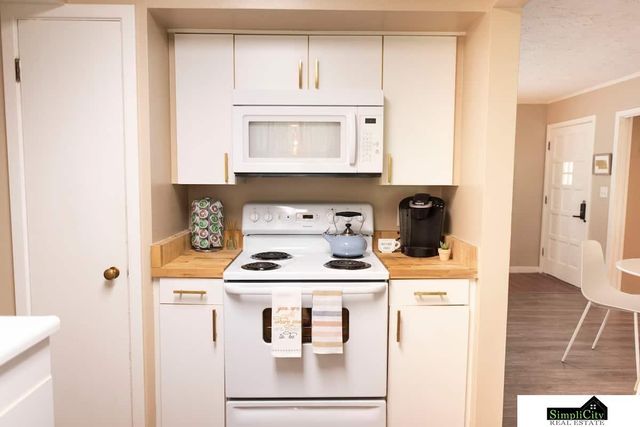 2820 S 33rd Street, Lincoln, NE 68506