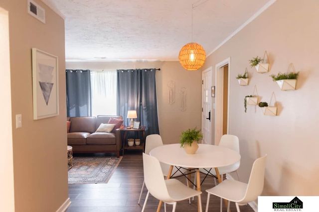 2820 S 33rd Street, Lincoln, NE 68506