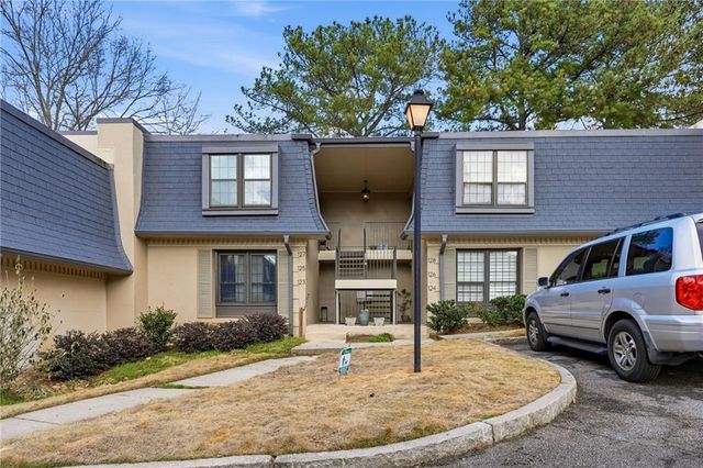 123 Maison NW Place, Atlanta, GA 30327