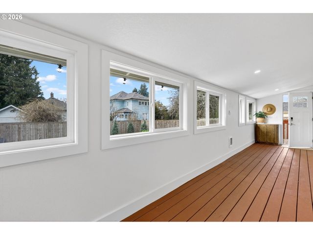 711 W 24TH St, Vancouver, WA 98660