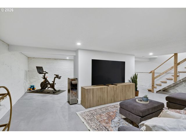 711 W 24TH St, Vancouver, WA 98660