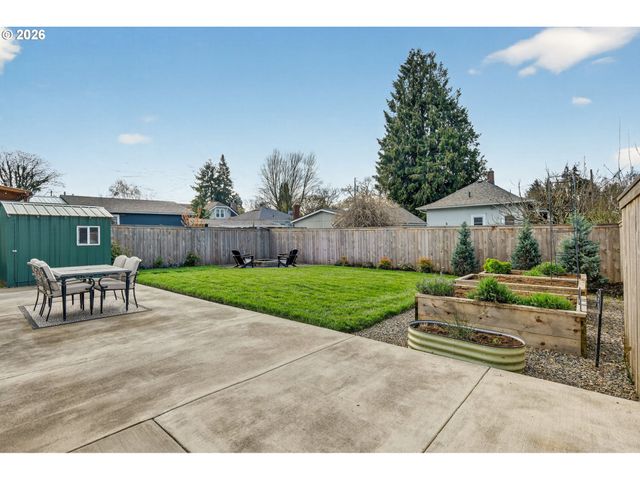711 W 24TH St, Vancouver, WA 98660
