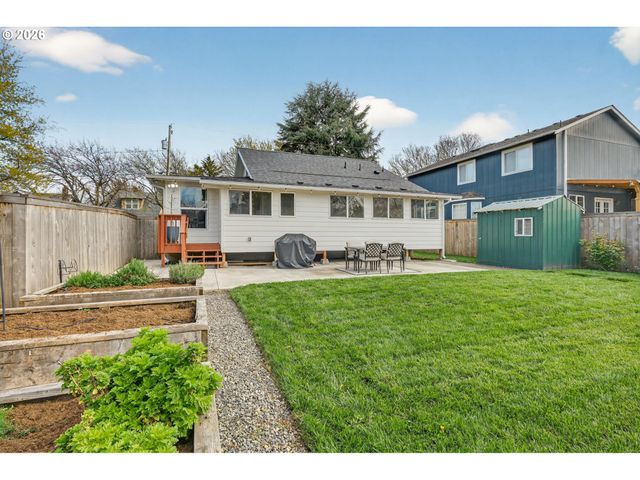 711 W 24TH St, Vancouver, WA 98660