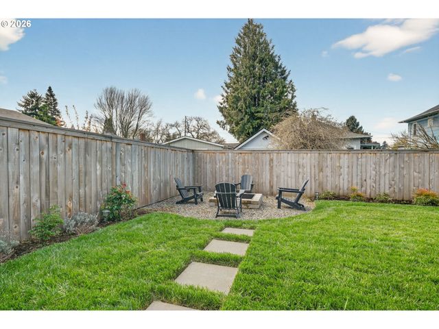 711 W 24TH St, Vancouver, WA 98660