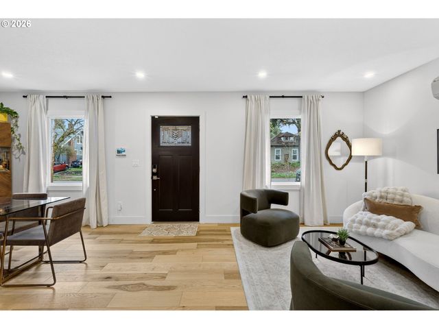 711 W 24TH St, Vancouver, WA 98660