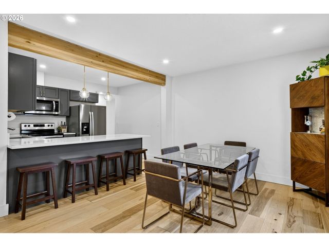 711 W 24TH St, Vancouver, WA 98660