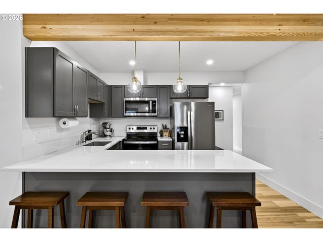 711 W 24TH St, Vancouver, WA 98660