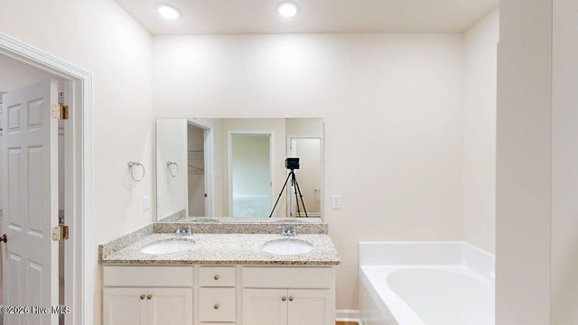 204 Grace'S Farm Road, La Grange, NC 28551