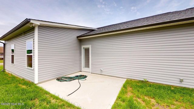204 Grace'S Farm Road, La Grange, NC 28551