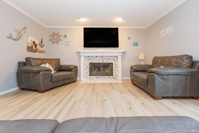 501 S Riviera Lane, Yorktown, IN 47396