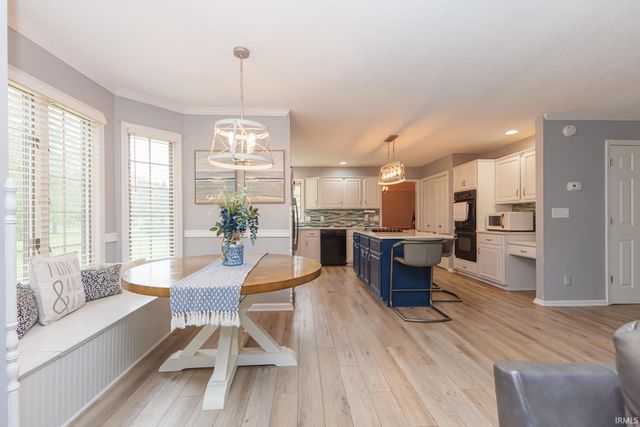 501 S Riviera Lane, Yorktown, IN 47396