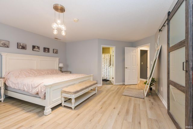 501 S Riviera Lane, Yorktown, IN 47396