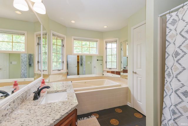 501 S Riviera Lane, Yorktown, IN 47396