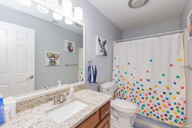 501 S Riviera Lane, Yorktown, IN 47396