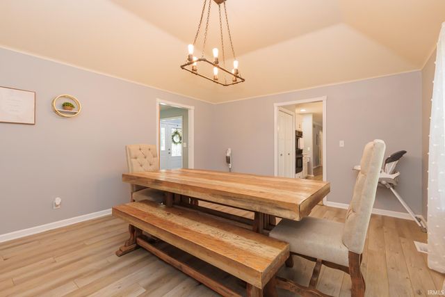 501 S Riviera Lane, Yorktown, IN 47396